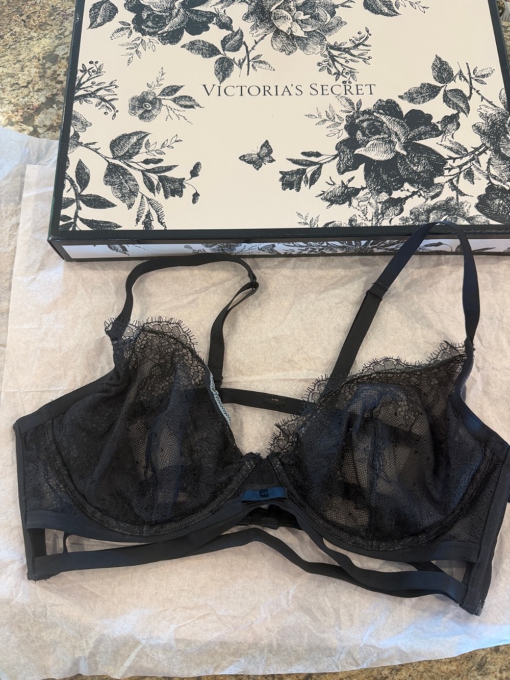 NWOT 36D Victoria's Secret Black Sheer Lace Unlined strappy back Underwire Bra